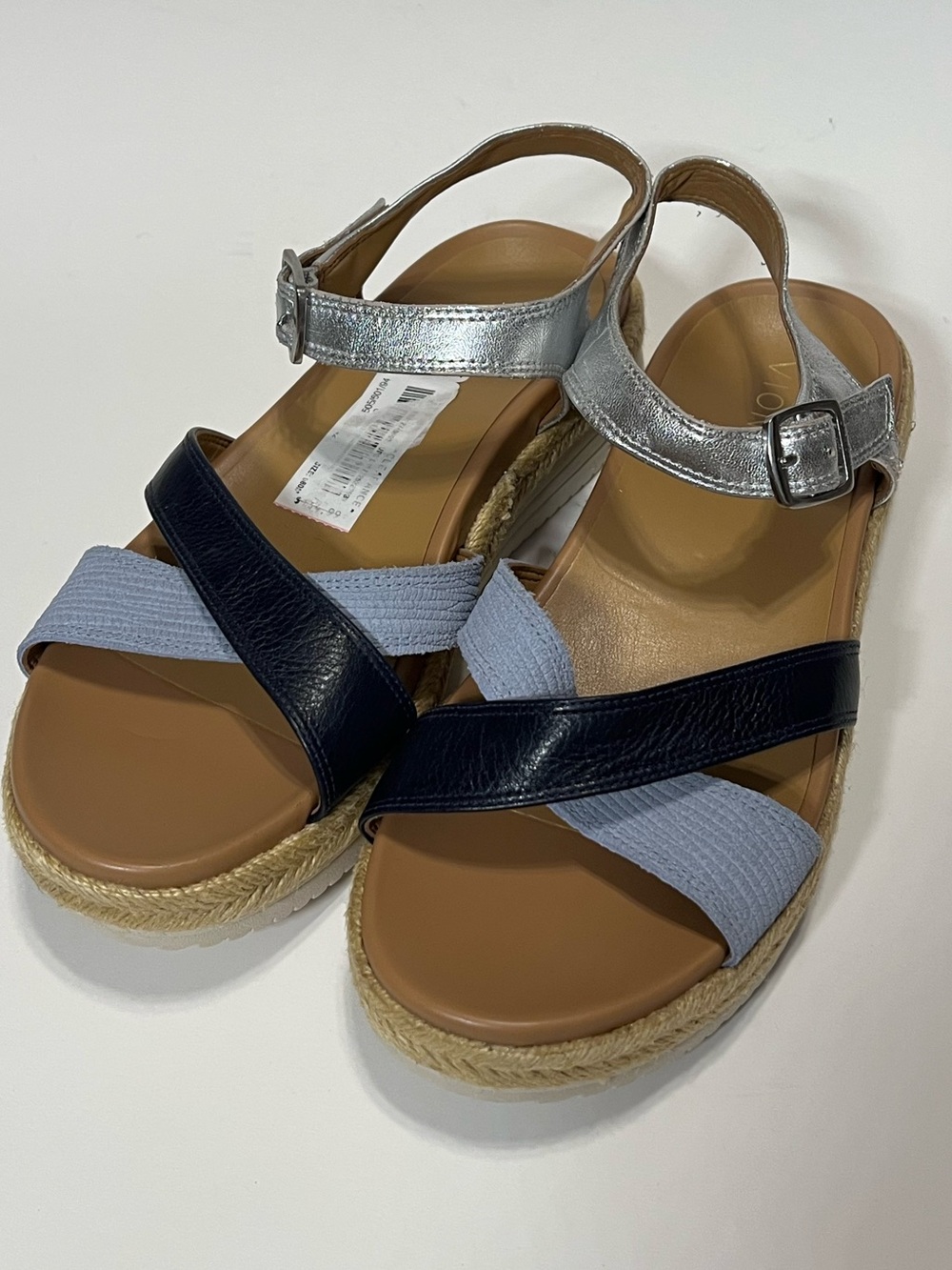 WHOOPS! NWOB $135 Vionic MAR Sandals Size 8 – Damaged